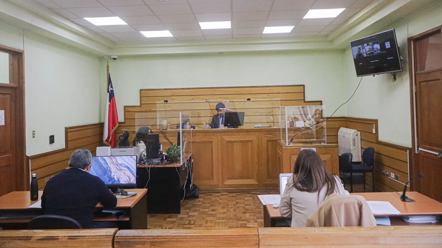 Hallan muerto al imputado por el homicidio de su hijastro de 10 años: fue encontrado en el baño de recinto penitenciario