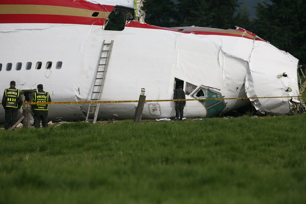 Carnicero rescata soldados heridos en accidente de avión en Colombia Carnicero rescata soldados heridos en accidente de avión en Colombia