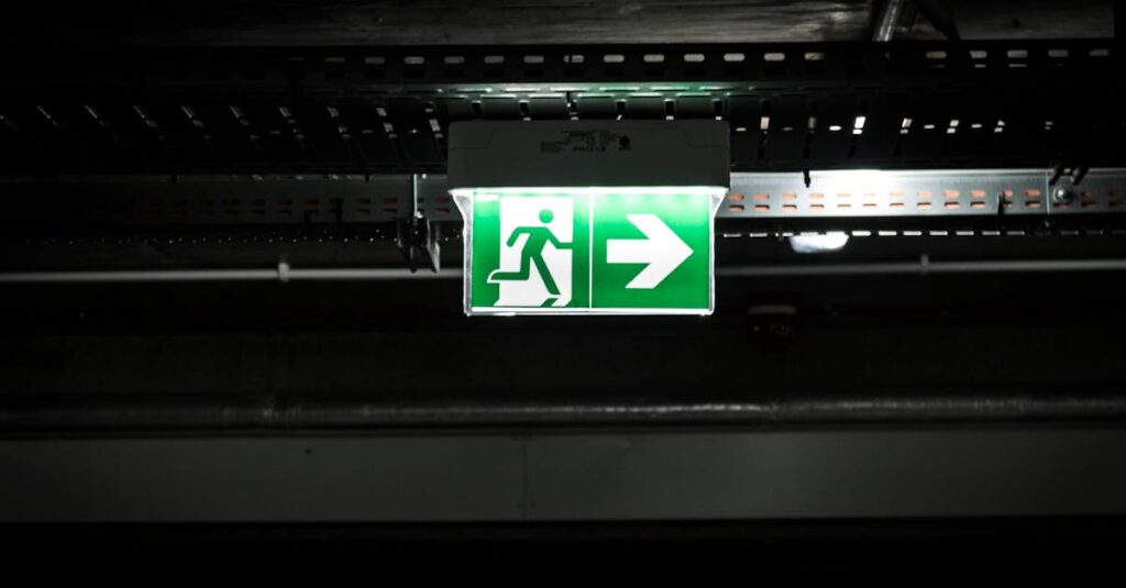 Emergencia química en la U. de Chile: evacúan Campus Beauchef por producto sospechoso