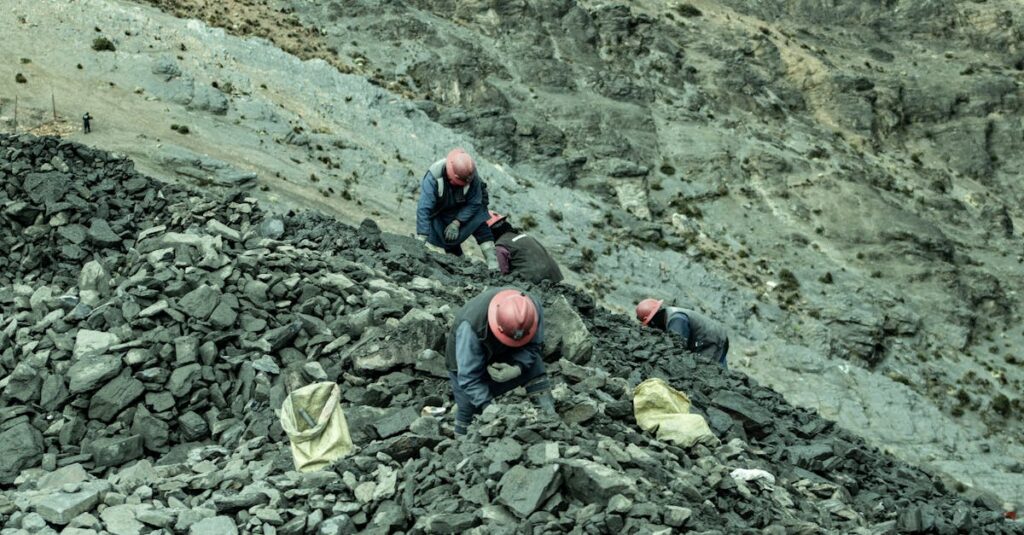 Lundin Mining presenta informe técnico del proyecto Vicuña