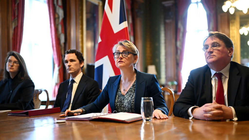 Coalición de 40 países presiona a Irán para reabrir el estrecho de Ormuz Coalición de 40 países presiona a Irán para reabrir el estrecho de Ormuz