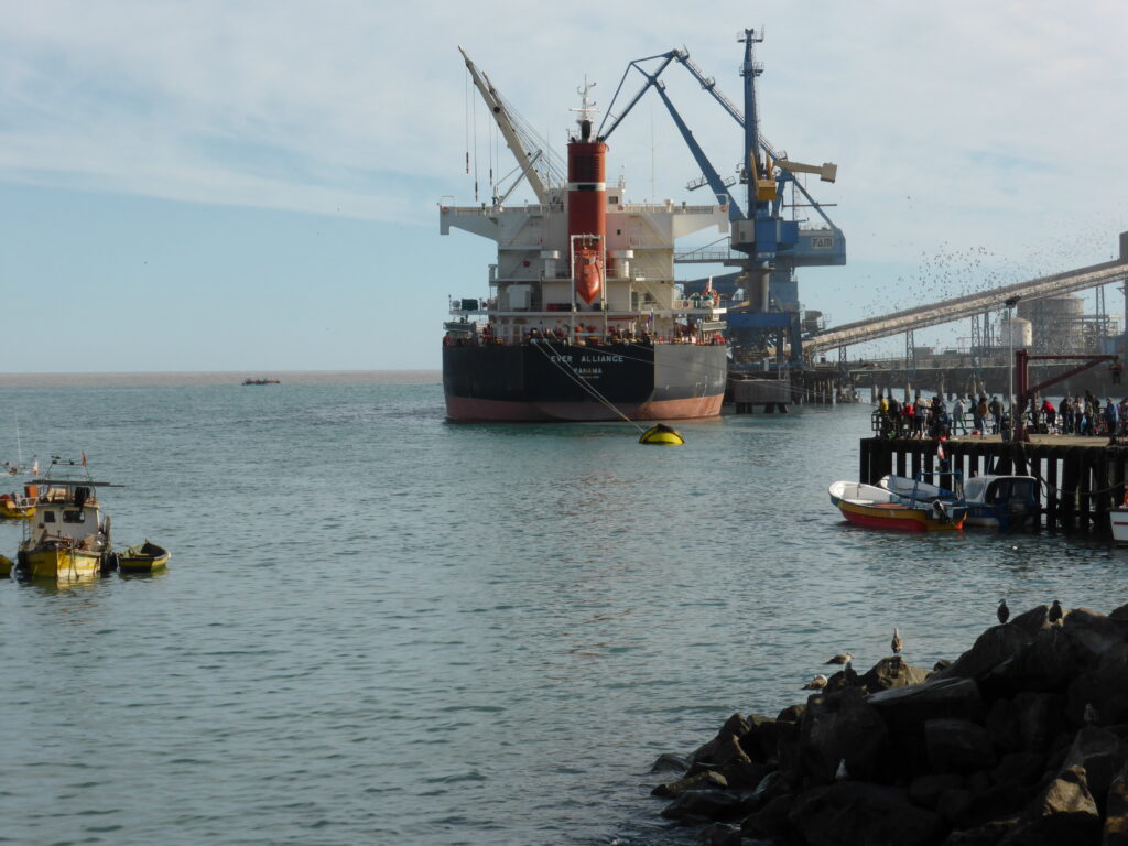 Gobierno reformula licitación del Puerto de San Antonio