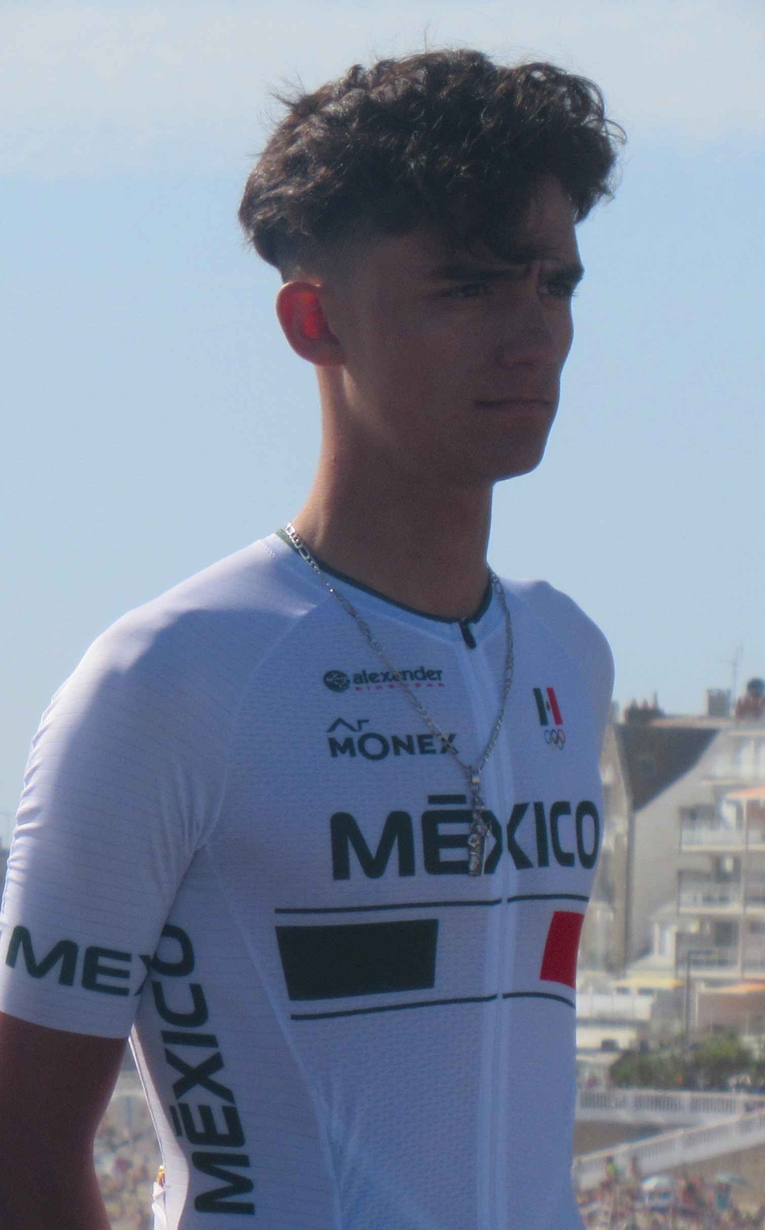 Retrato del ciclista mexicano Isaac del Toro