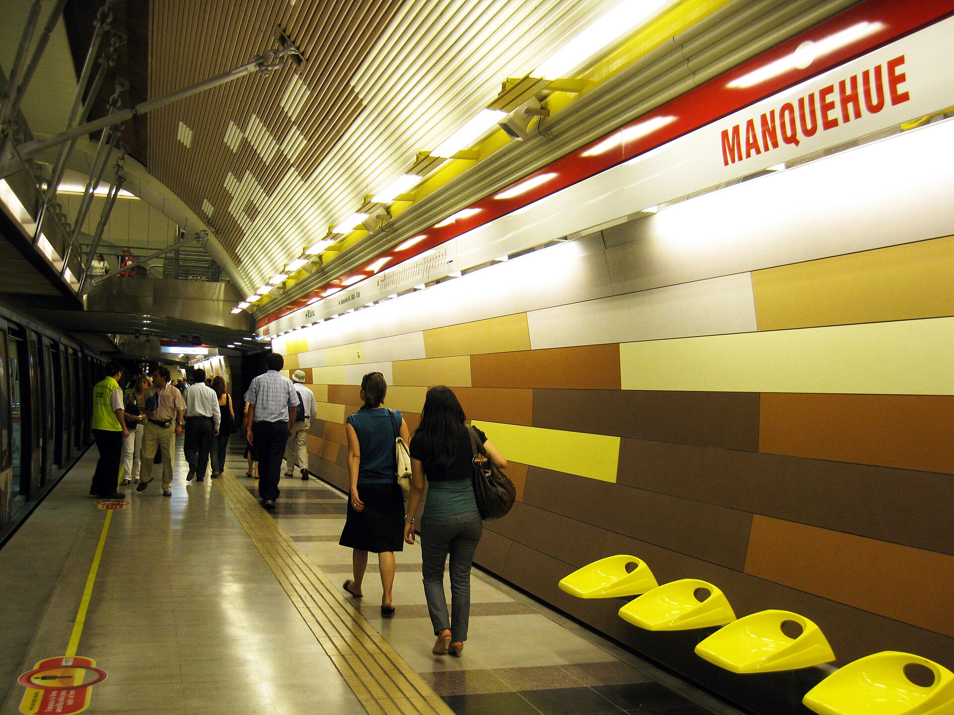 Estación Manquehue, Metro de Santiago