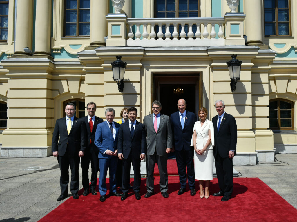 Zelenski busca apoyo de Trump en reunión en la Casa Blanca